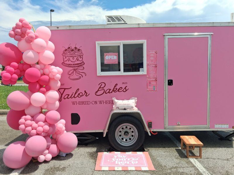 Tailor Bakes Dessert in Monticello Kentucky near Lake Cumberland — menu and location for lake visitors